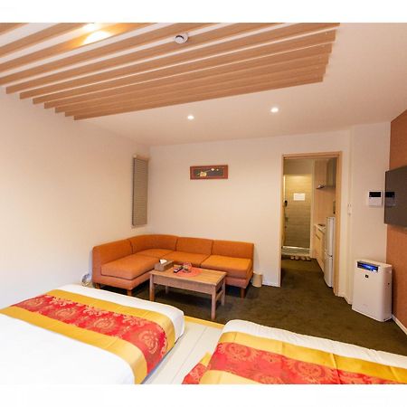Grand Base Hiroshima Ekimae Aparthotel Exteriör bild